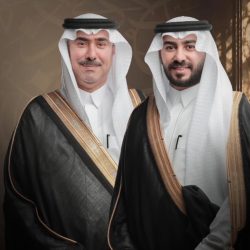 المتملق والمتسلق… الطريق المختصر إلى مكتب المدير