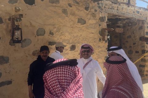 الامير تركي بن طلال بزيارة إلى القرية التراثية “المدانة”